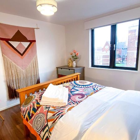 2 Bed Shoreditch Home With Parking Londyn Zewnętrze zdjęcie